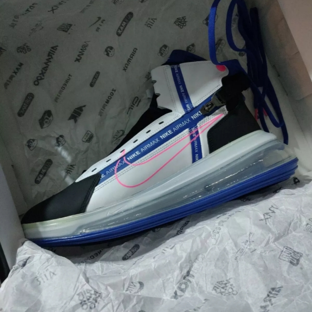 New Pair of Nike Air Max 720 Satrn
